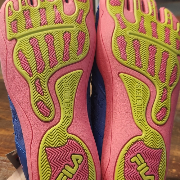 NWT Fila Skele Toes Sneakers - Picture 5 of 7